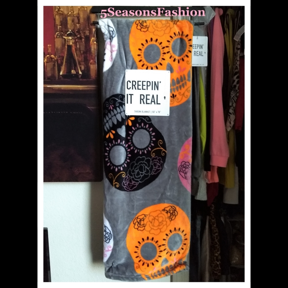 π©LAST ONE Luxe Plush Throw Sugar Skulls Blanket - Picture 1 of 4